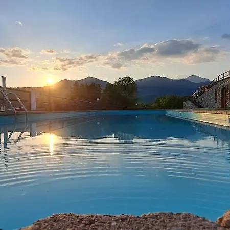 Schoenes Ferienhaeuschen Gabriele In Ruhiger Lage Mit Pool Casa de Férias *