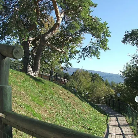 Schoenes Ferienhaeuschen Gabriele In Ruhiger Lage Mit Pool Olzano