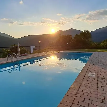 Schoenes Ferienhaeuschen Gabriele In Ruhiger Lage Mit Pool